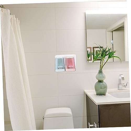 Efficient Space-Saving Organizer for Toiletries