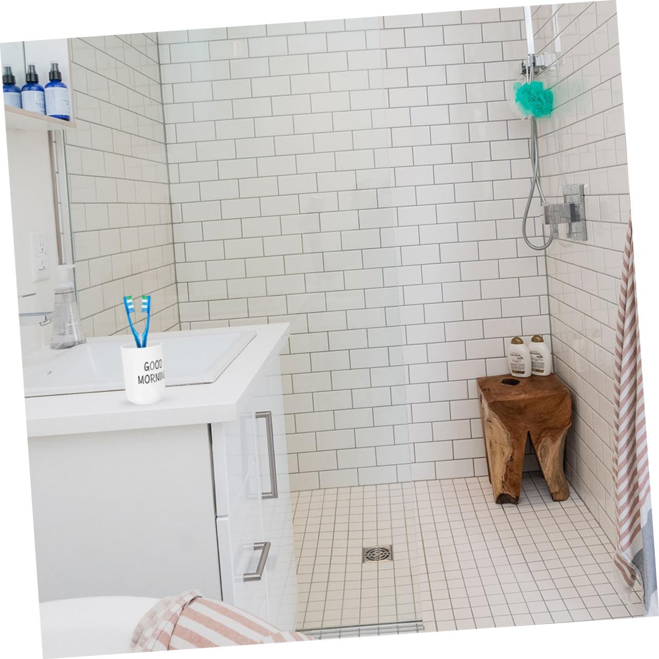 Elegant bathroom organizer