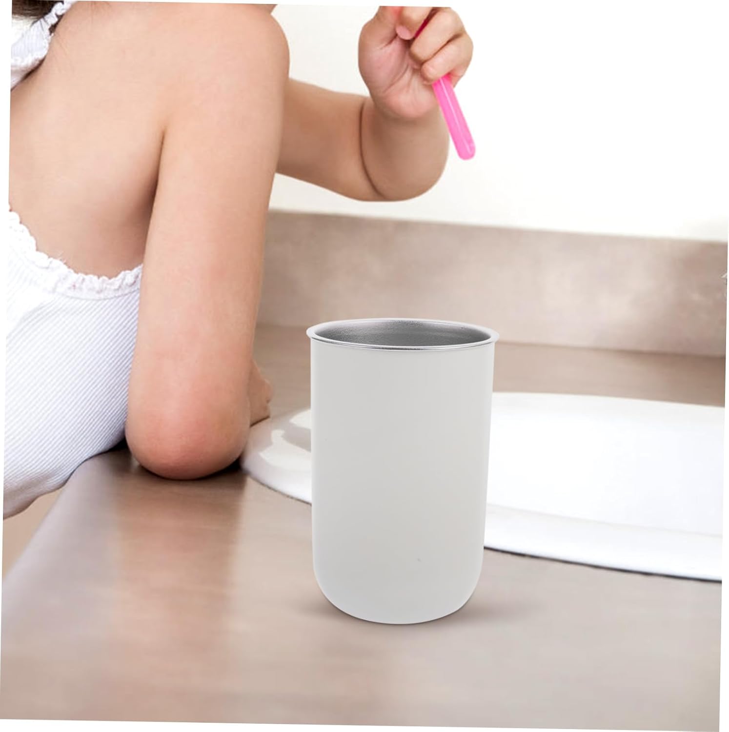 Garneck Compact Toothbrush Mouthwash Holder