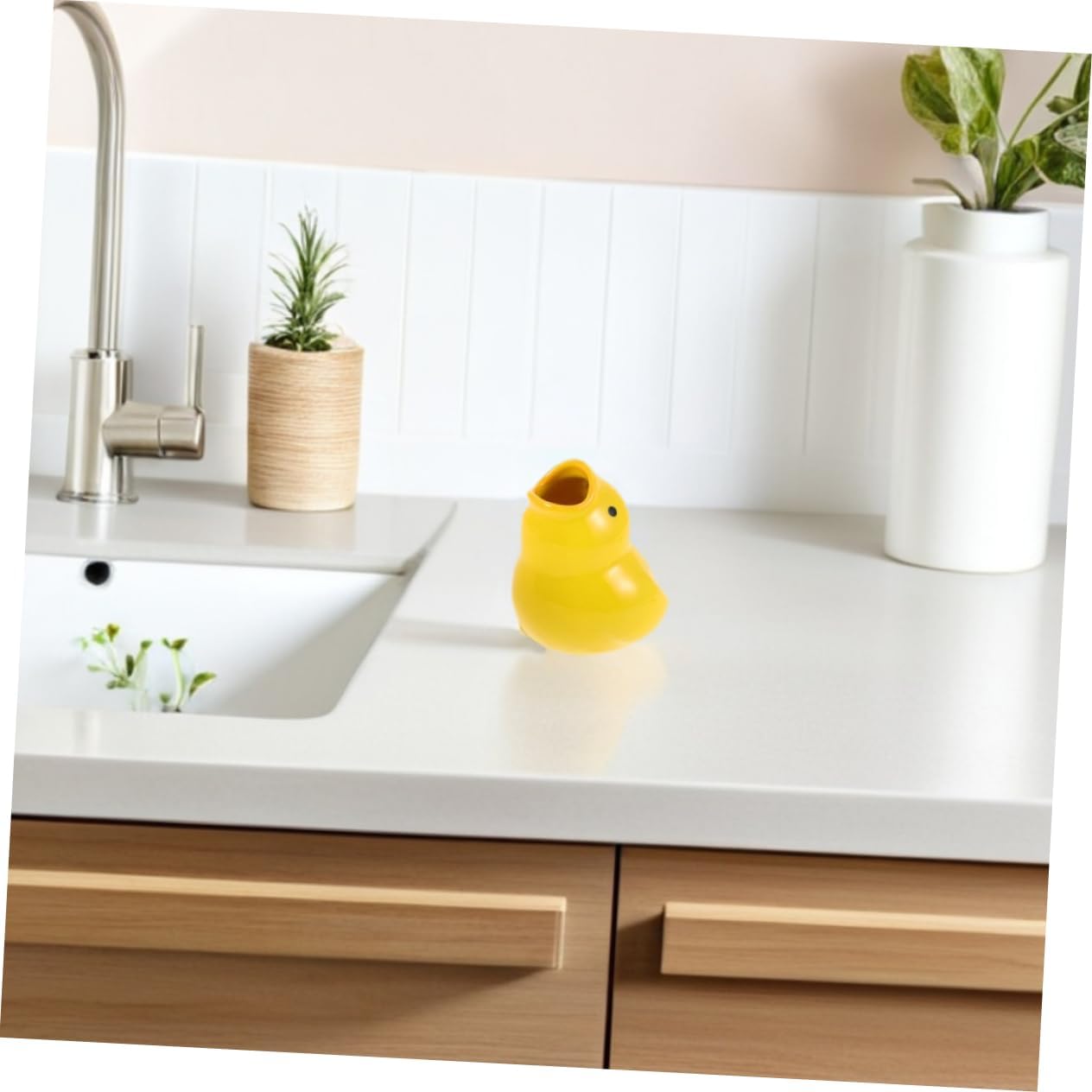 Adorable Travel-Friendly Ceramic Toothbrush Holder