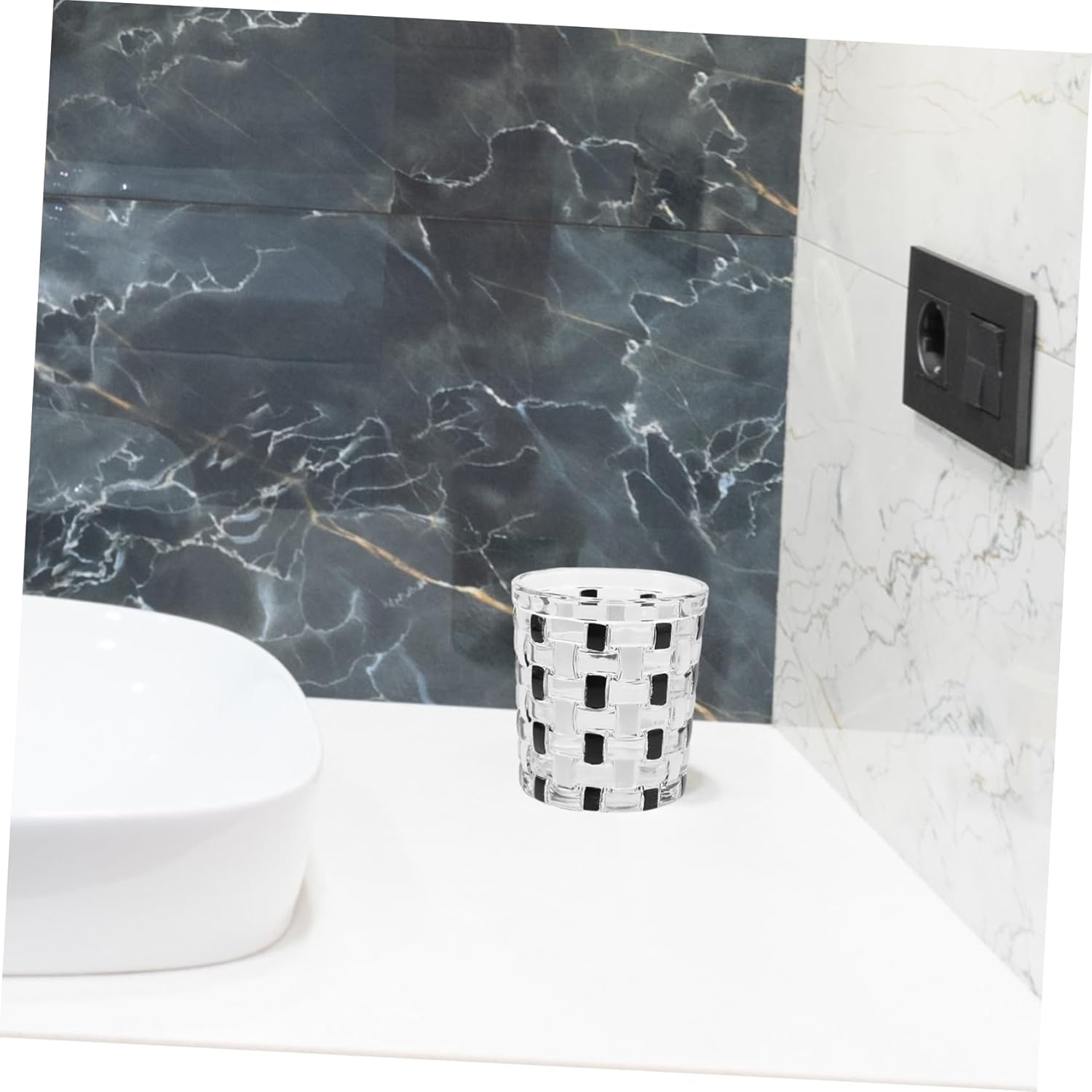 LIFKICHStylish Black White Checkered Toothbrush Holder for Efficient Oral Care