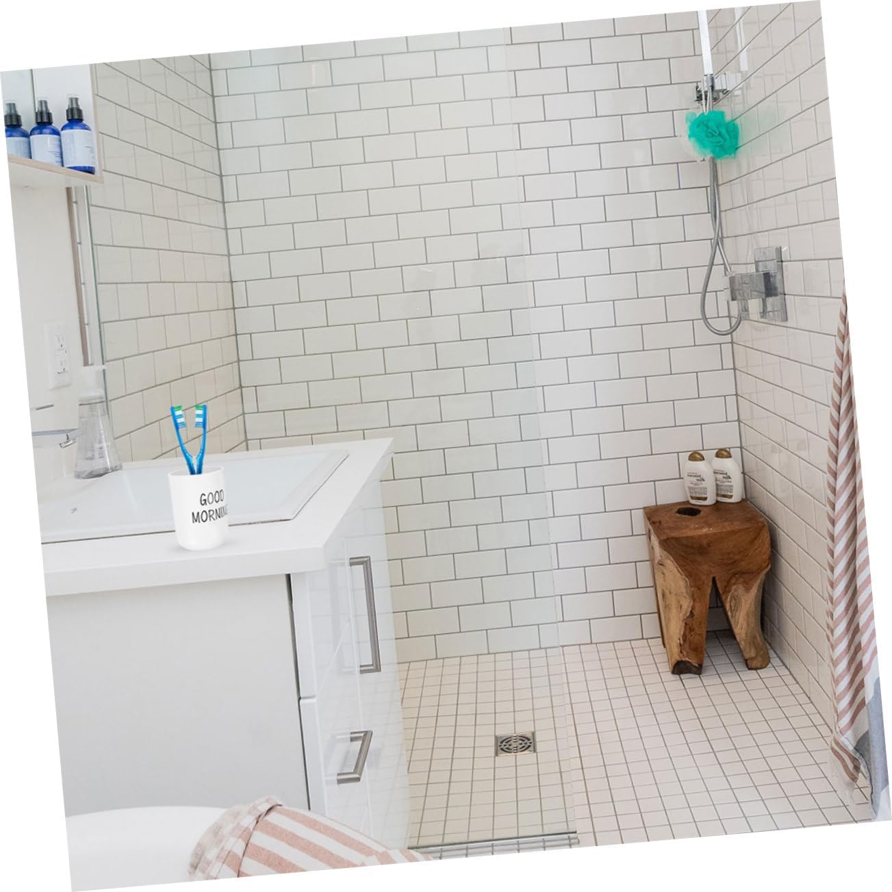 POV-Style Electric Toothbrush Holder with Innovative Design