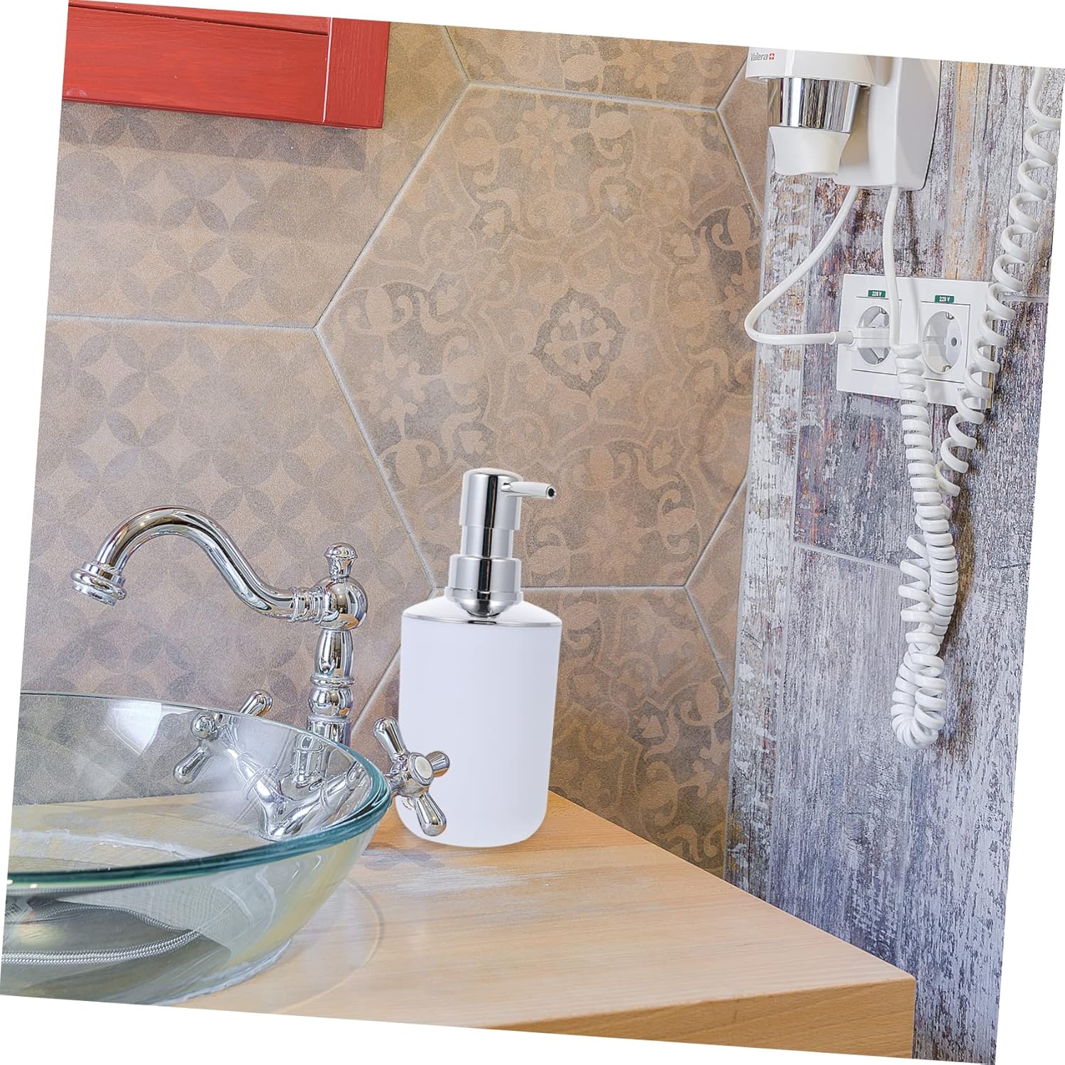 Compact Storage Solution for the Bathroom